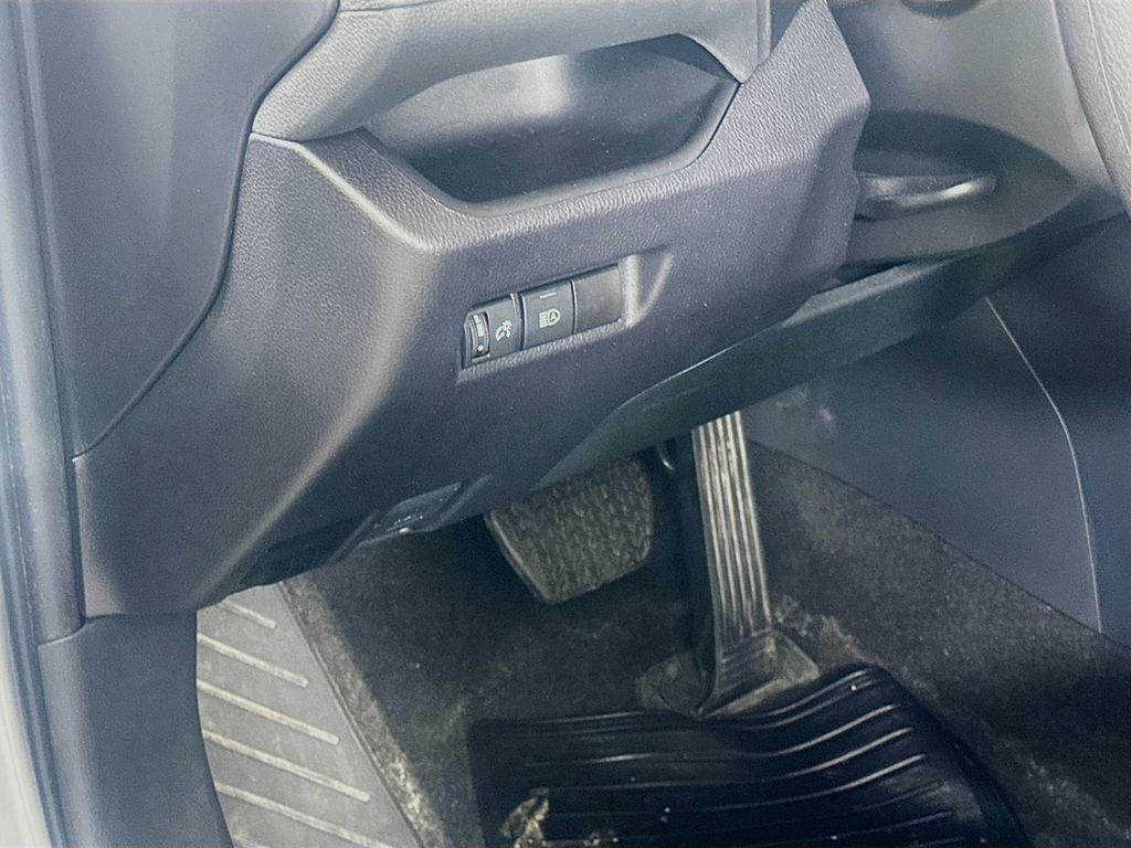 Thumbnail: 2025 Toyota RAV4 - 10