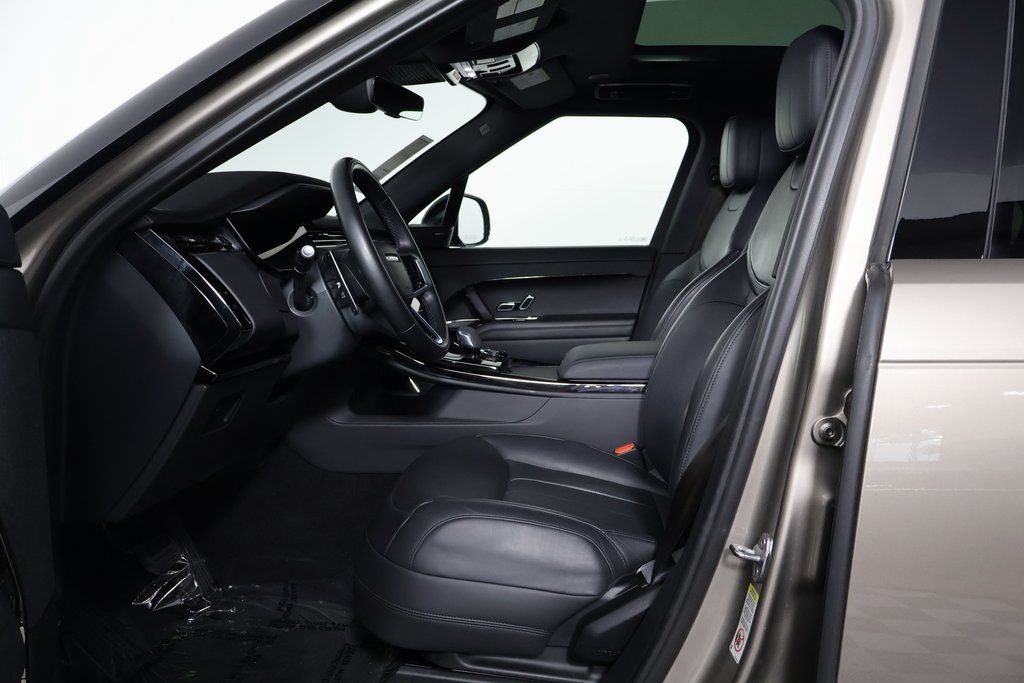 Thumbnail: 2023 Land Rover Range Rover Sport - 10