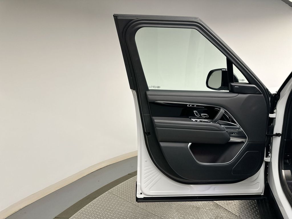 Thumbnail: 2023 Land Rover Range Rover - 9