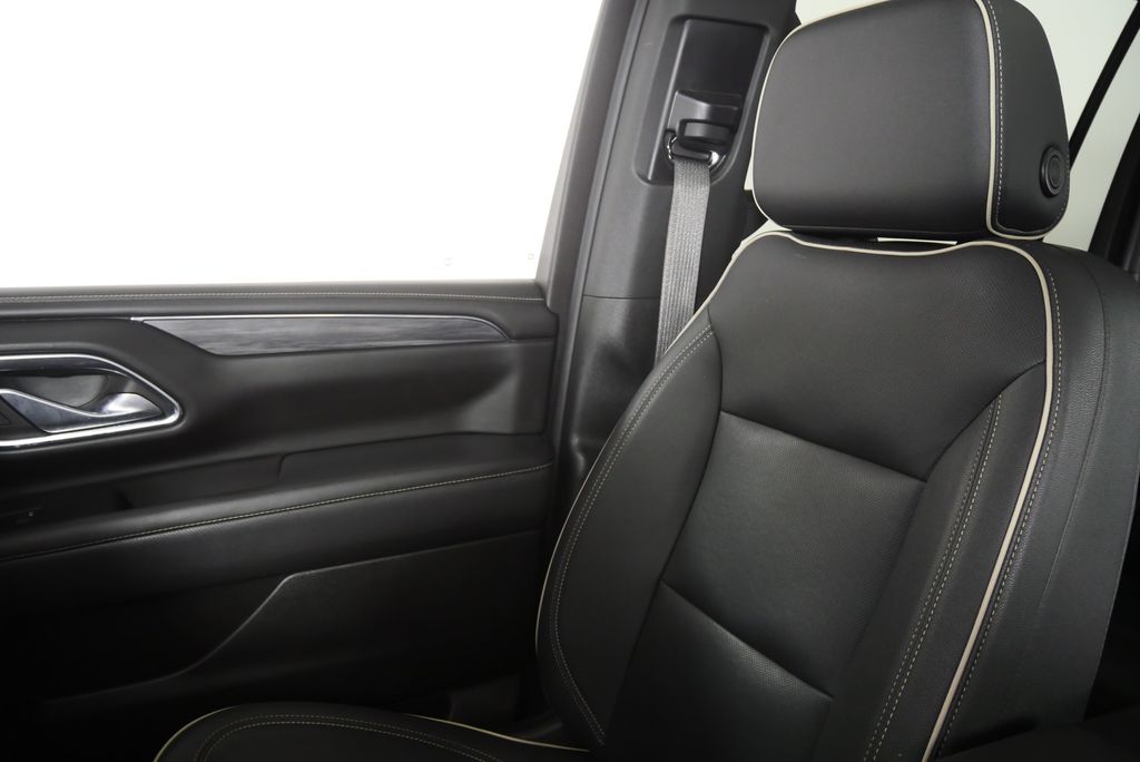 Thumbnail: 2023 GMC Yukon XL - 24