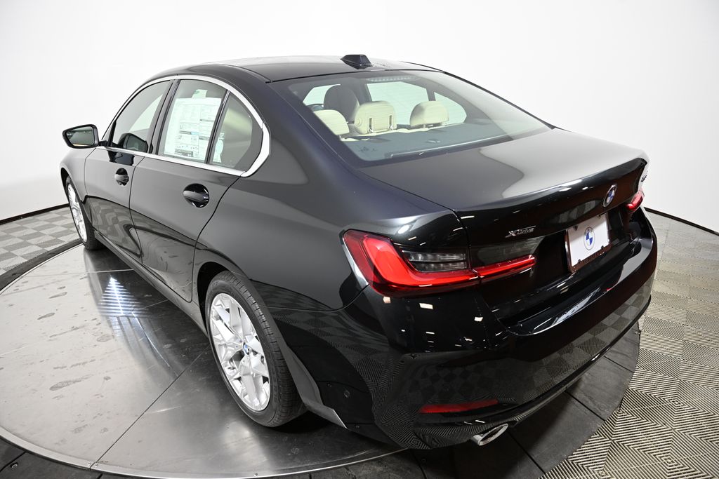 Thumbnail: 2025 BMW 3 Series - 3