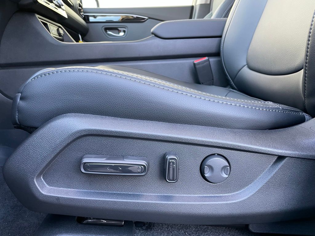 Thumbnail: 2025 Honda Pilot - 24