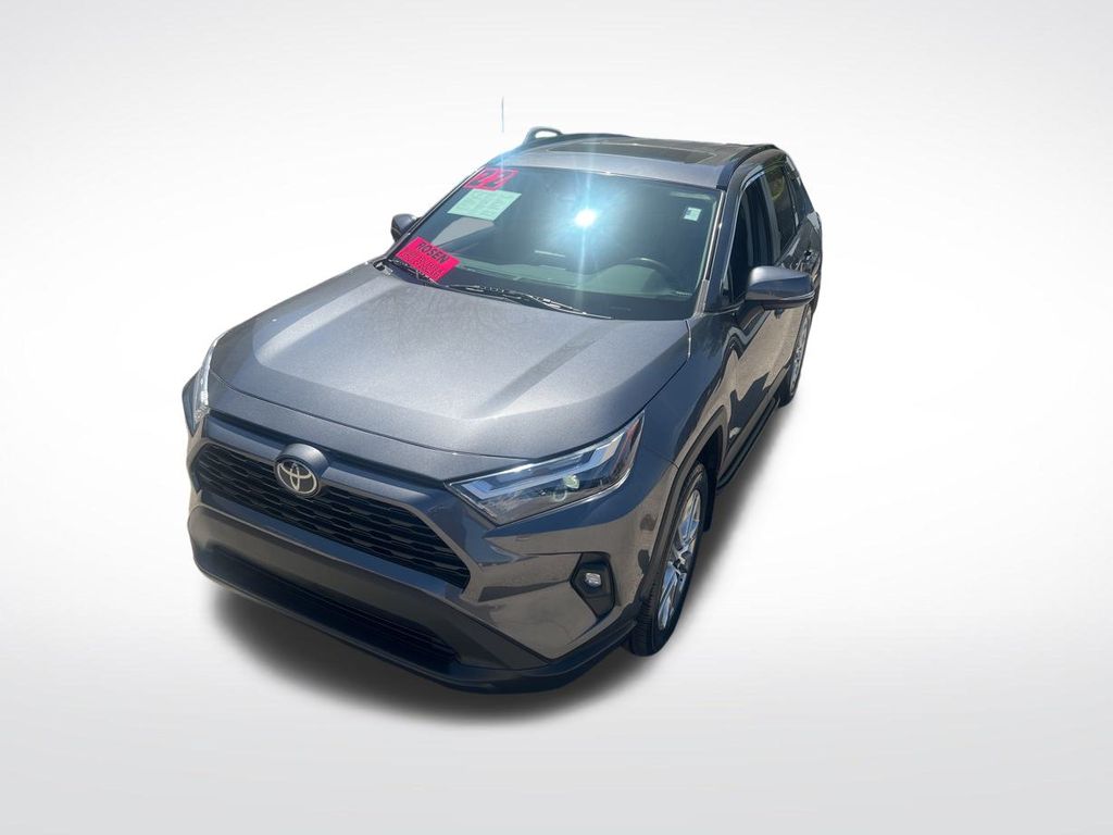 2022 Toyota RAV4 XLE Premium photo
