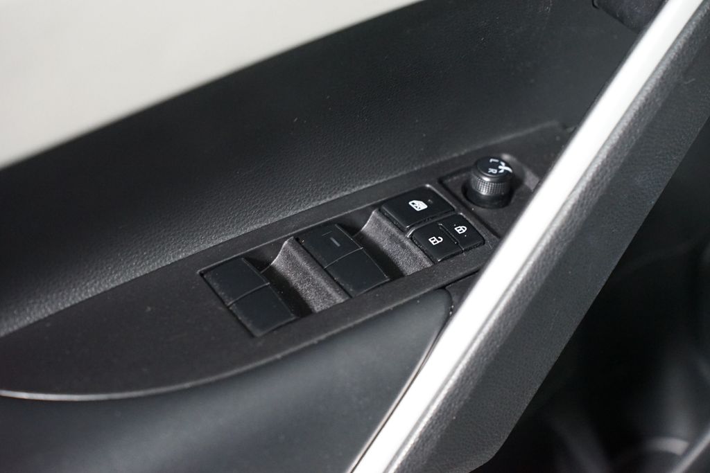 Thumbnail: 2025 Toyota Corolla Cross - 28