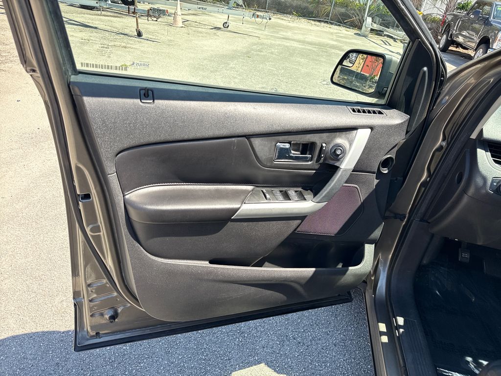 Used 2013 Gray Ford SEL image 12