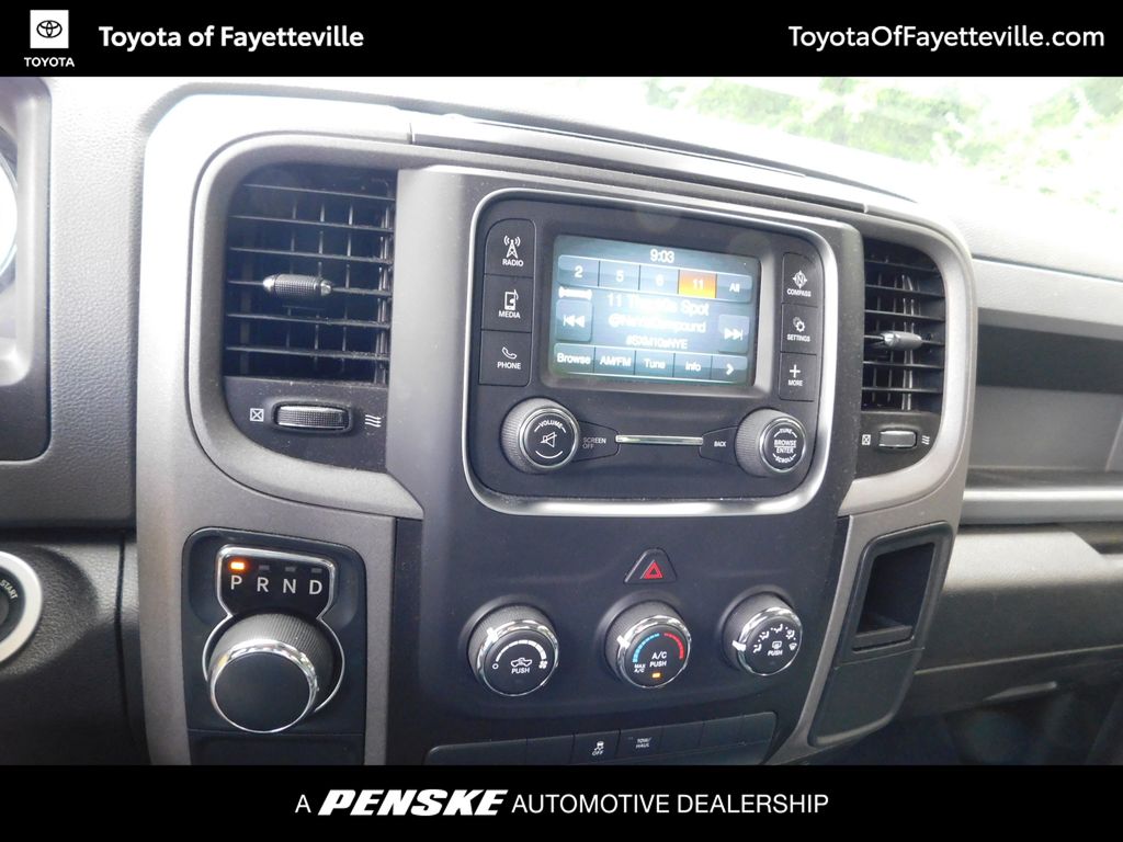 Thumbnail: 2019 RAM 1500 Classic - 9