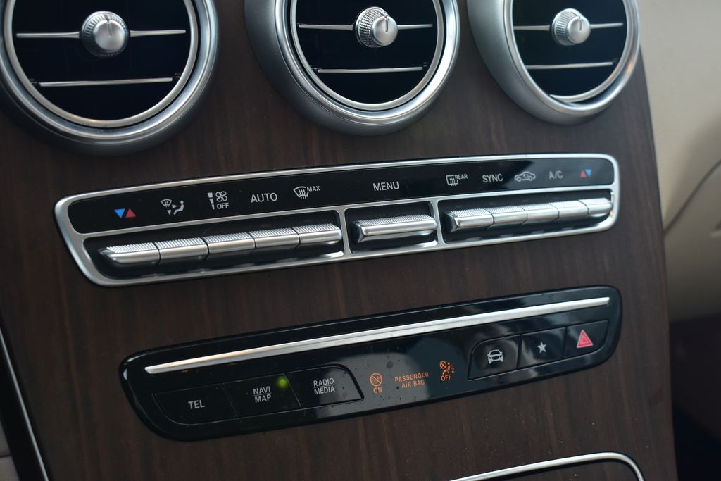 Thumbnail: 2022 Mercedes-Benz GLC - 20