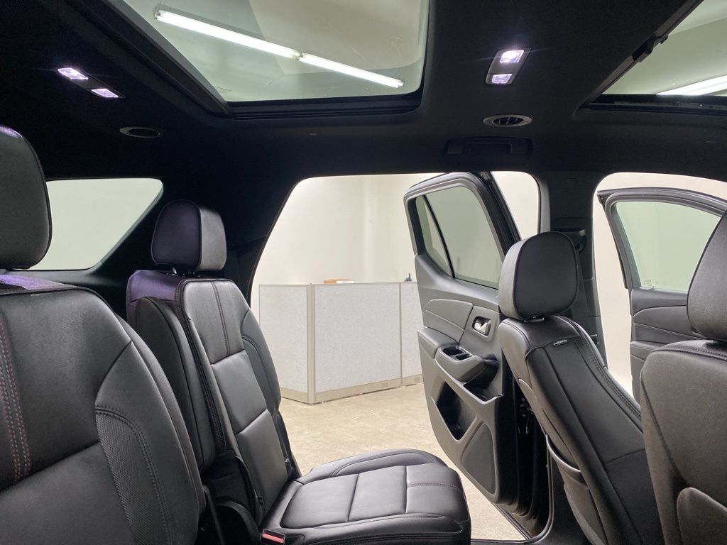 2023 Chevrolet Traverse RS photo