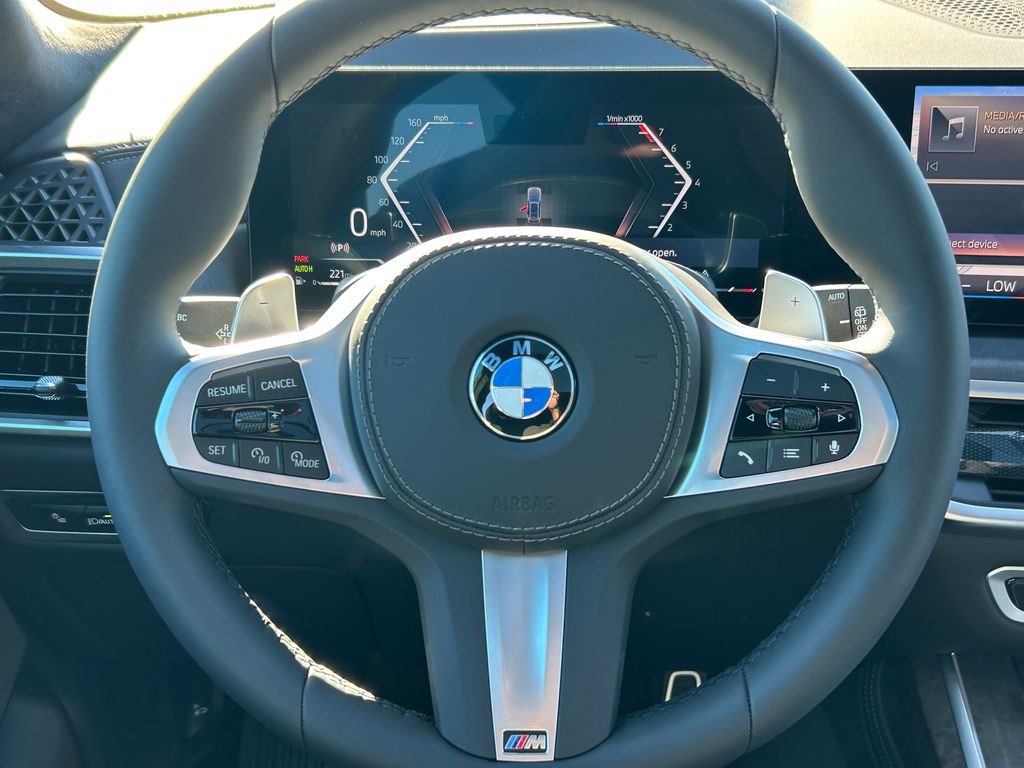 Thumbnail: 2026 BMW X7 - 18