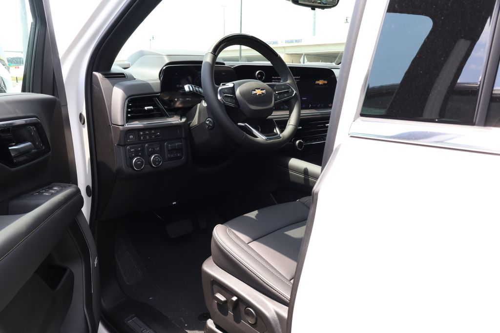 Thumbnail: 2025 Chevrolet Suburban - 12