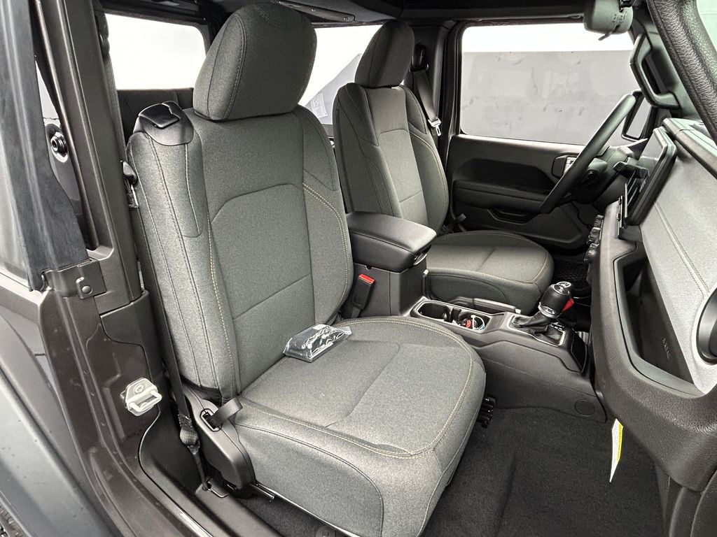 New 2026 Granite Crystal Metallic Clearcoat Jeep Sport image 29