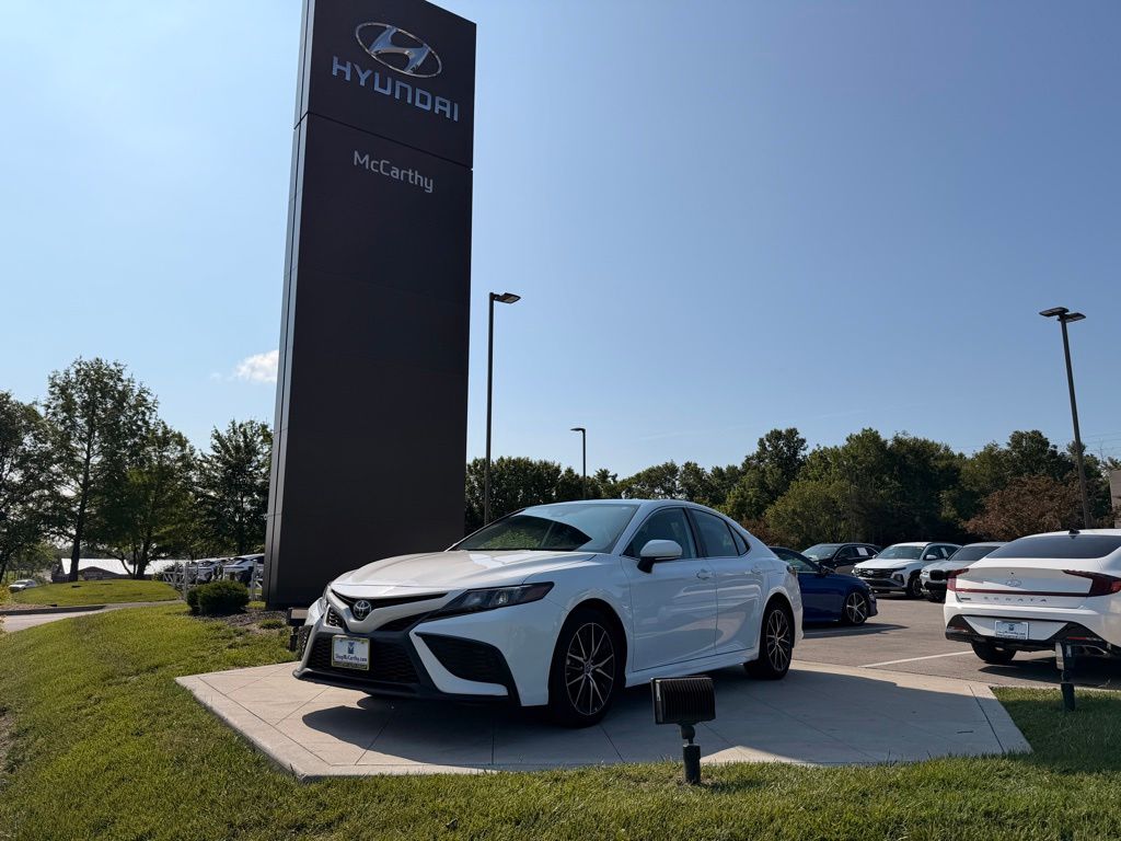 2023 Toyota Camry SE FWD