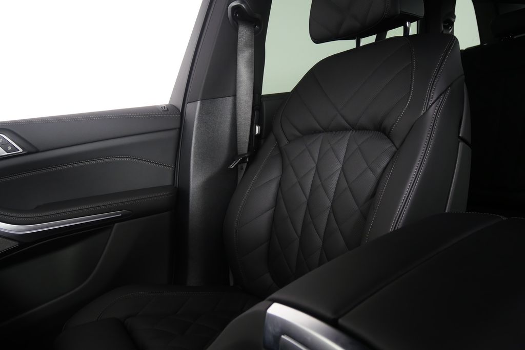 Thumbnail: 2026 BMW X5 - 22