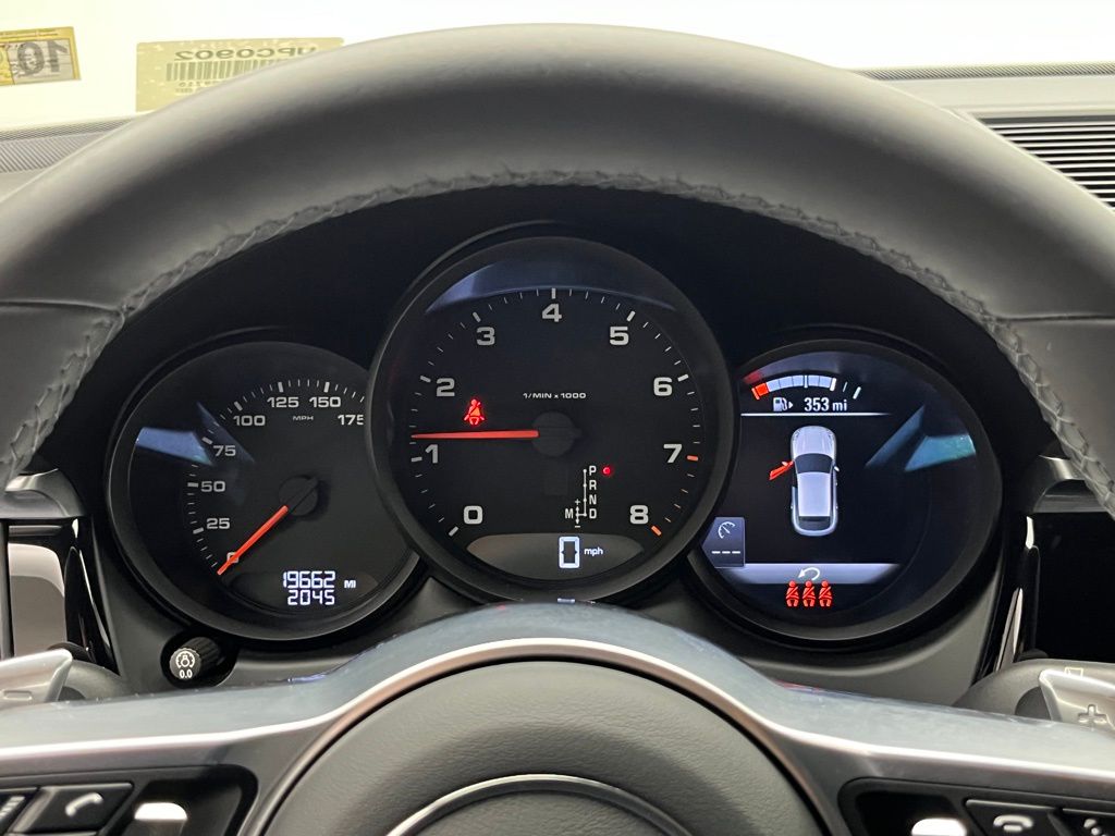 Thumbnail: 2021 Porsche Macan - 11