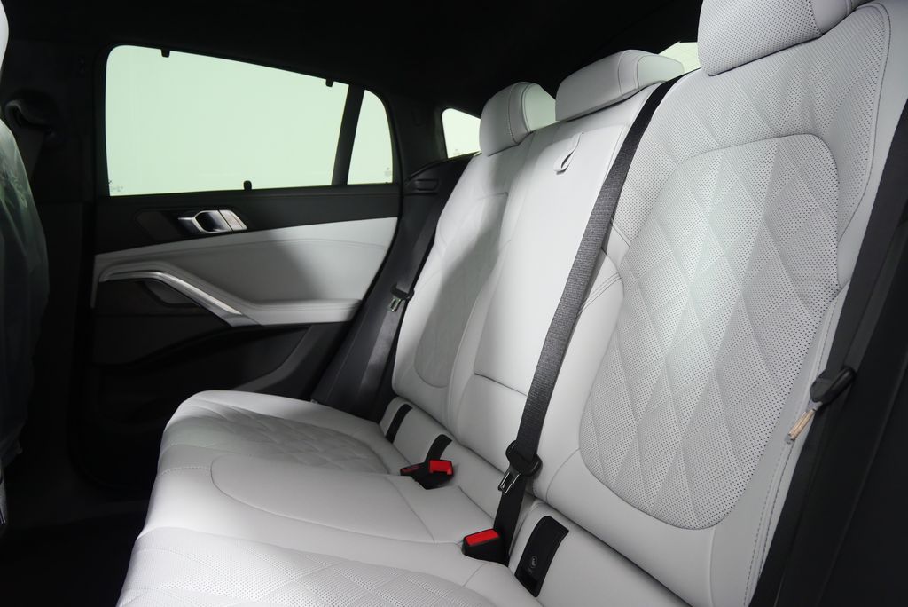 Thumbnail: 2026 BMW X6 - 15
