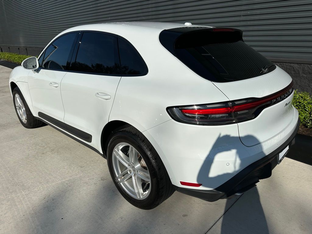 Thumbnail: 2023 Porsche Macan - 3