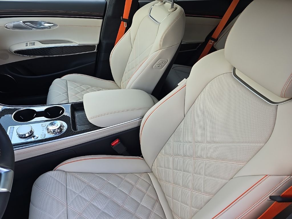 Thumbnail: 2026 Genesis GV70 - 16