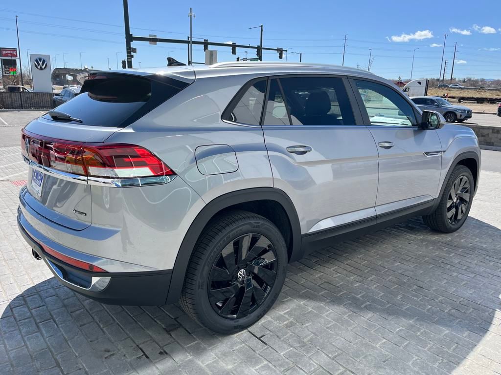 2025 Volkswagen Atlas Cross Sport 2.0T SE w/Technology photo