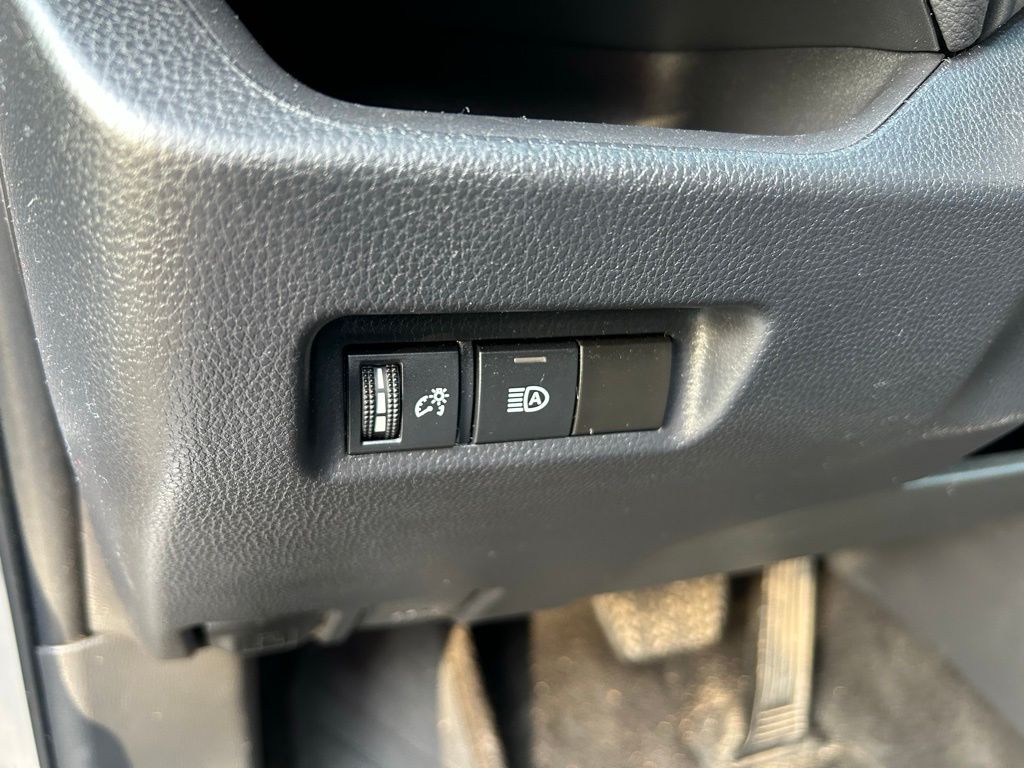 2024 Toyota RAV4 XLE 18
