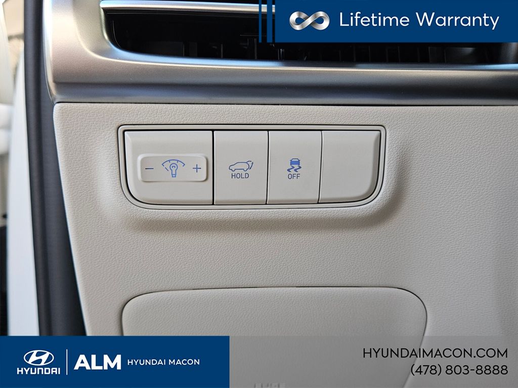 New 2026 White HYUNDAI SEL image 30