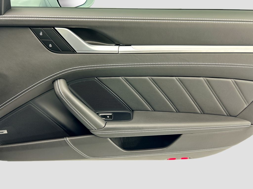 Thumbnail: 2024 Porsche 911 - 25