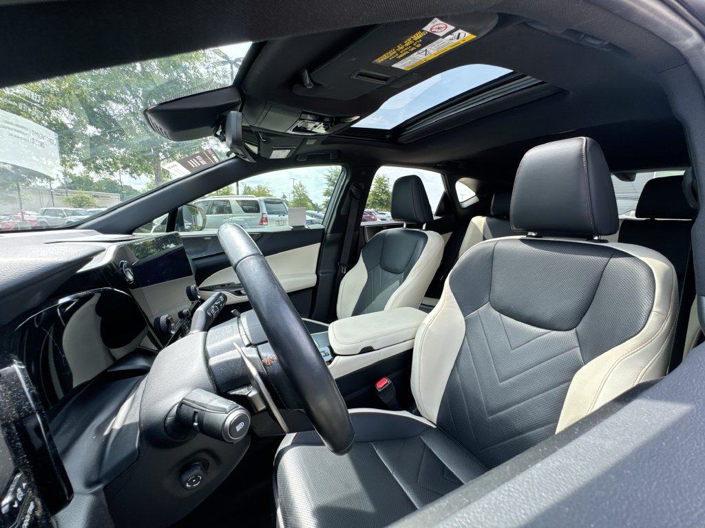 2024 Lexus NX 350h Luxury White Pearl - Jim Hudson Acura - Image 11