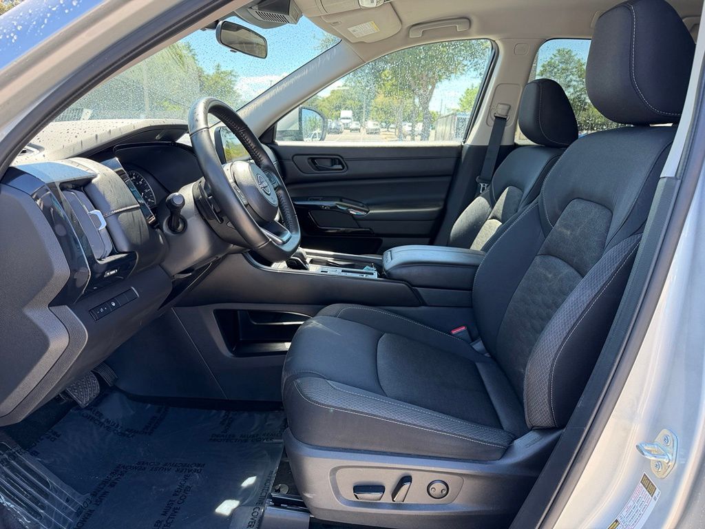 Used 2024 Nissan Pathfinder SUV