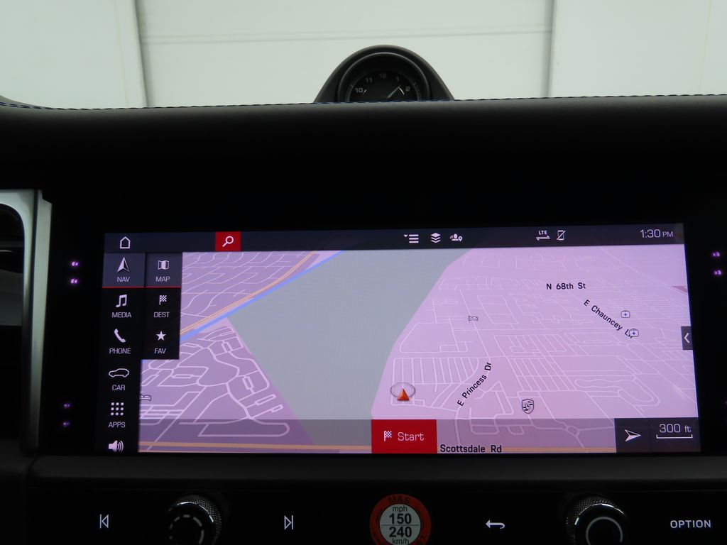 Thumbnail: 2022 Porsche Macan - 14