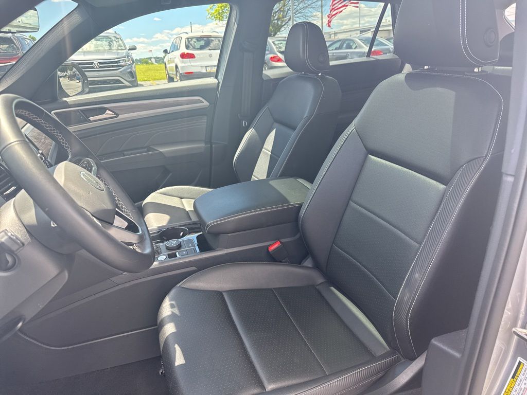 2023 Volkswagen Atlas Cross Sport 2.0T SE w/Technology Silver at Subaru and VW of Moon Township