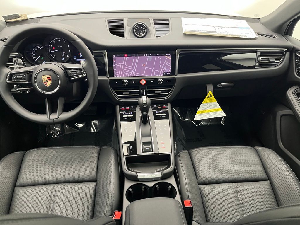 Thumbnail: 2025 Porsche Macan - 23