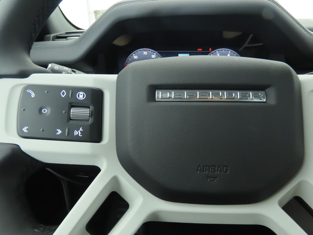 Thumbnail: 2025 Land Rover Defender - 9