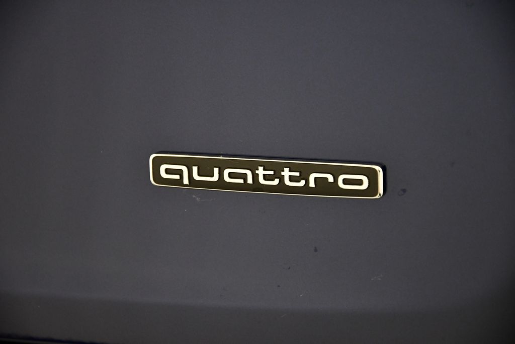 Thumbnail: 2025 Audi Q5 - 10