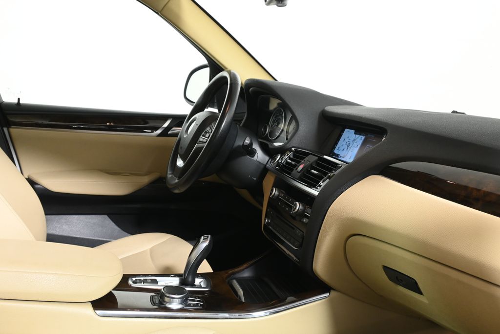 Thumbnail: 2017 BMW X3 - 32