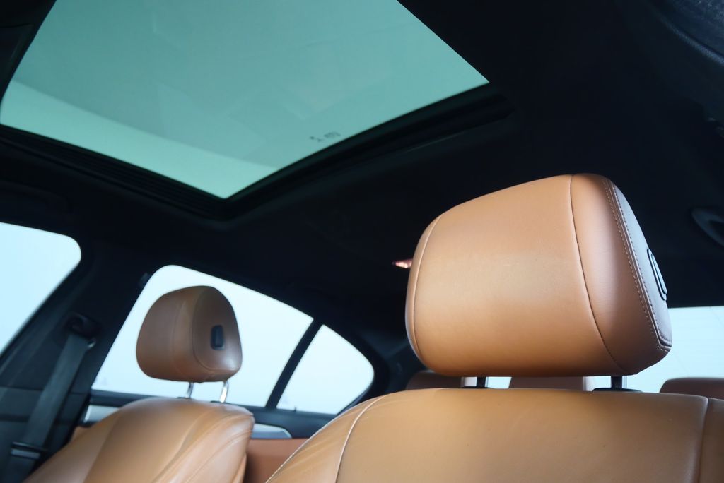 2015 BMW 5 Series 535i 12