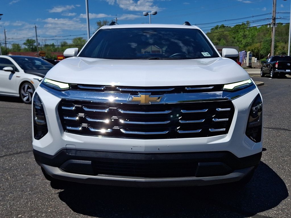 used 2025 Chevrolet Equinox car, priced at $28,394