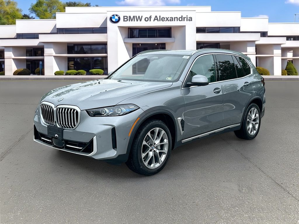 Used 2025 Gray BMW xDrive40i image 3