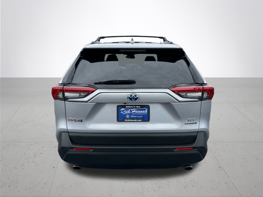 2021 Toyota RAV4 Hybrid XLE