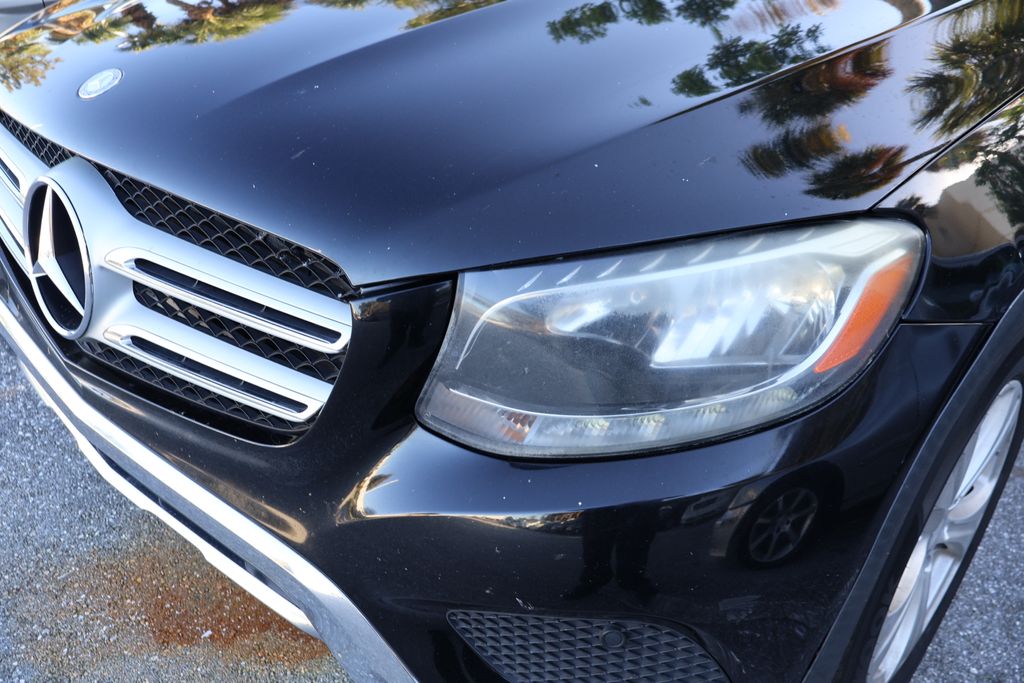 Thumbnail: 2017 Mercedes-Benz GLC - 3