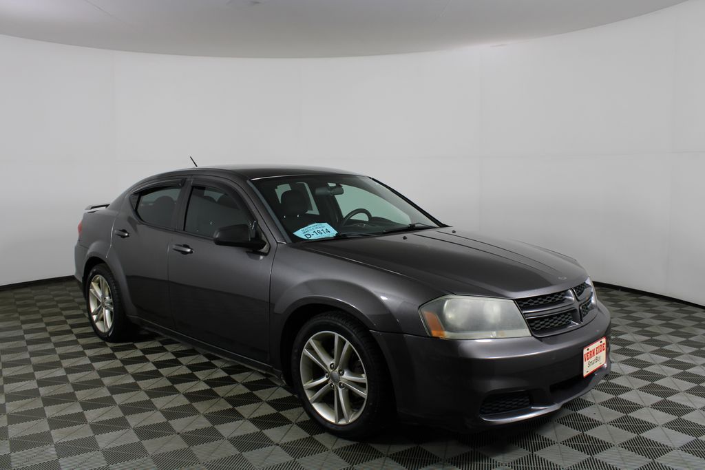Gray (Granite Crystal Metallic Clearcoat) 2014 Dodge Avenger Sedan Front-Wheel Drive 4-Speed Automatic