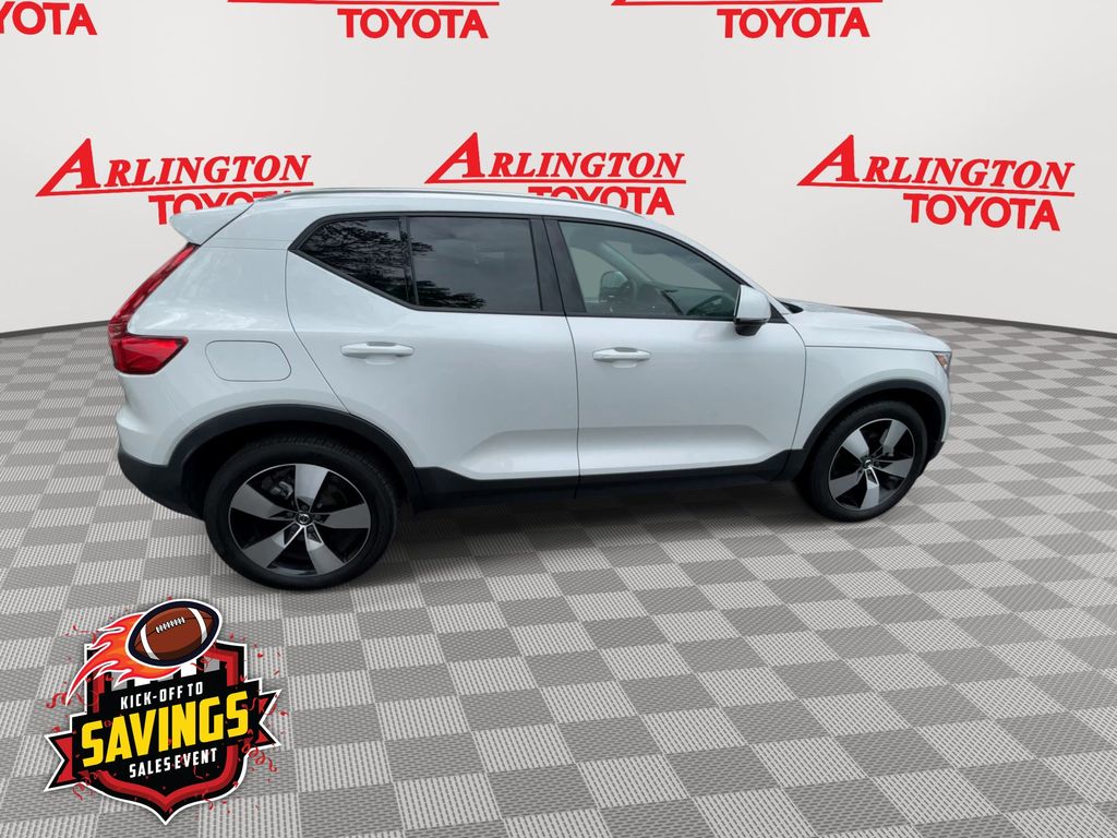 Used 2022 Volvo XC40 SUV