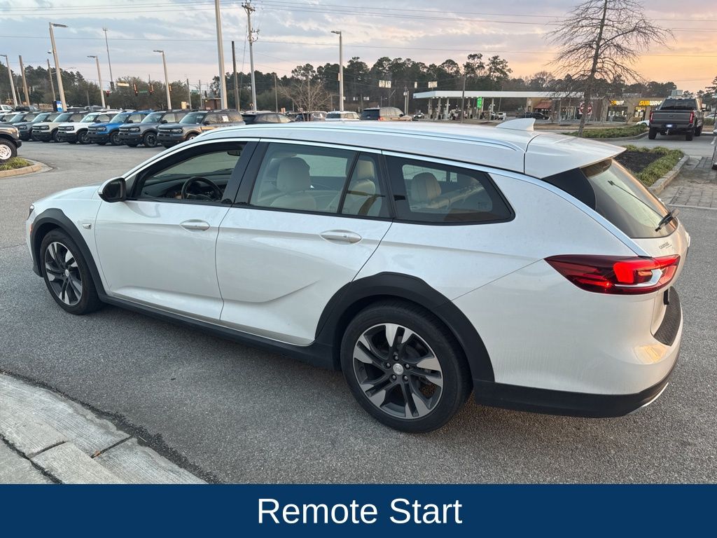 2019 Buick Regal TourX AWD Essence