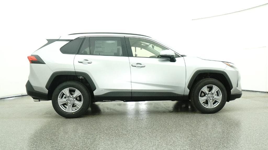 Thumbnail: 2025 Toyota RAV4 - 5