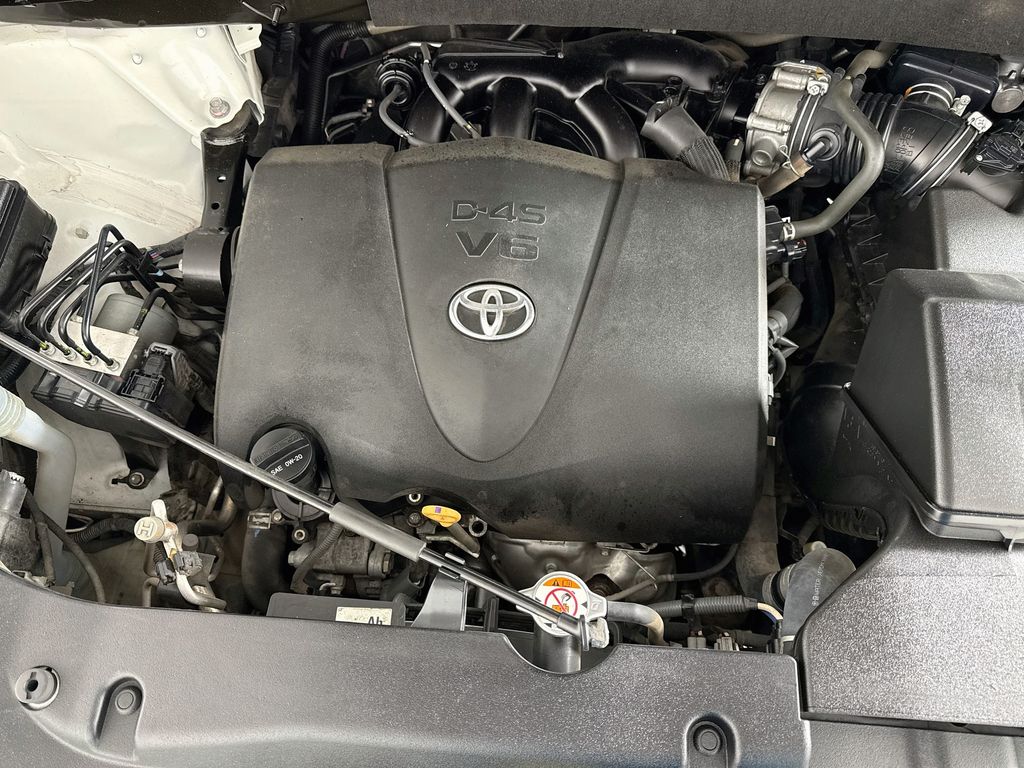 Thumbnail: 2018 Toyota Highlander - 31