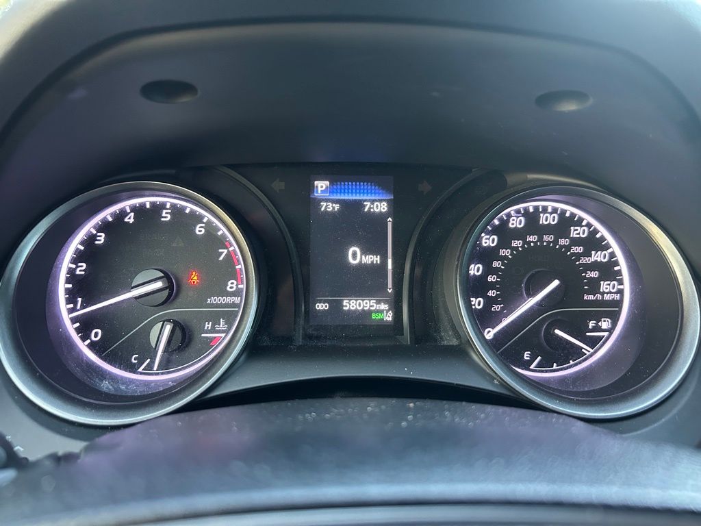 2022 Toyota Camry SE 23