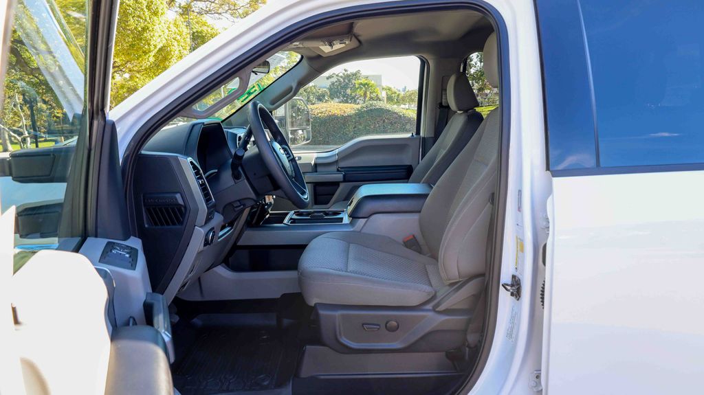 Used 2022 Ford Super Duty F-350 XLT 4D Crew Cab