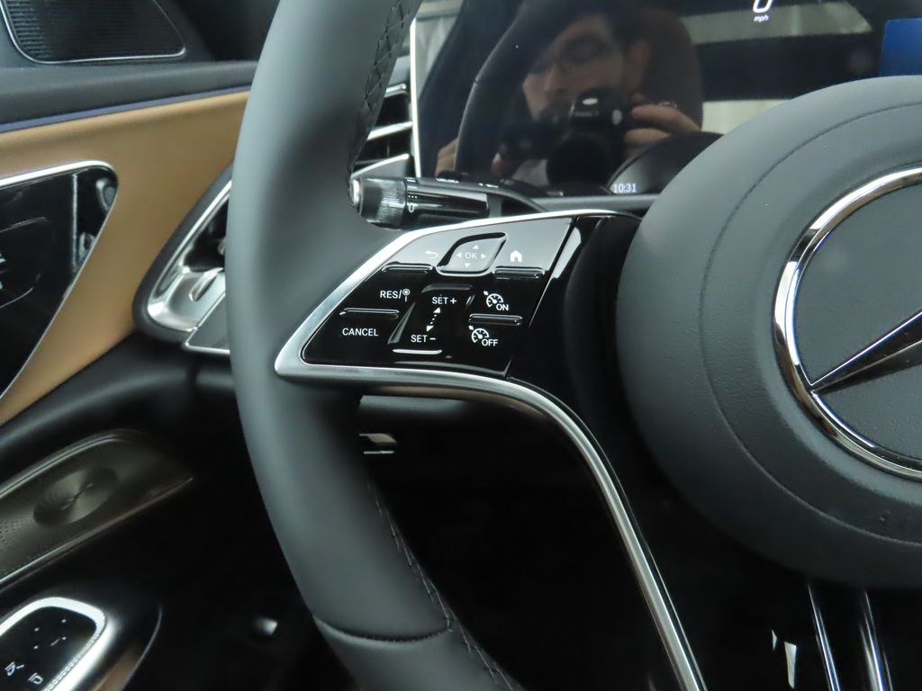 Thumbnail: 2026 Mercedes-Benz E-Class - 12