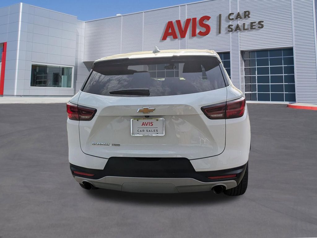 View vehicle photo 6