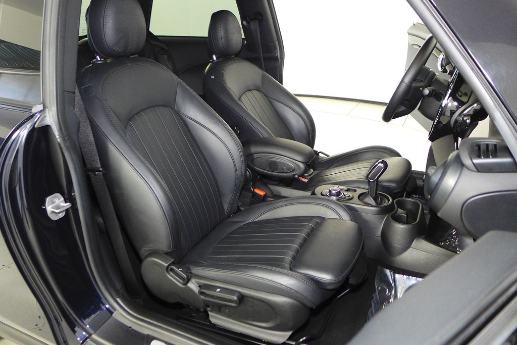 Thumbnail: 2022 MINI Cooper - 20