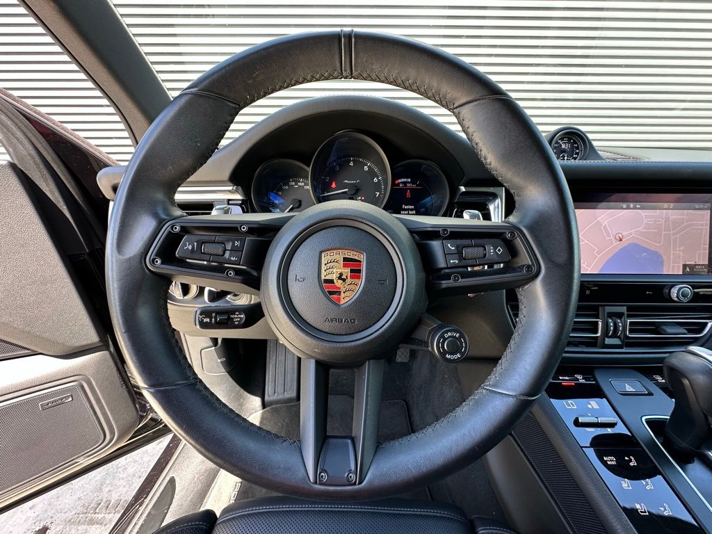 Thumbnail: 2023 Porsche Macan - 15