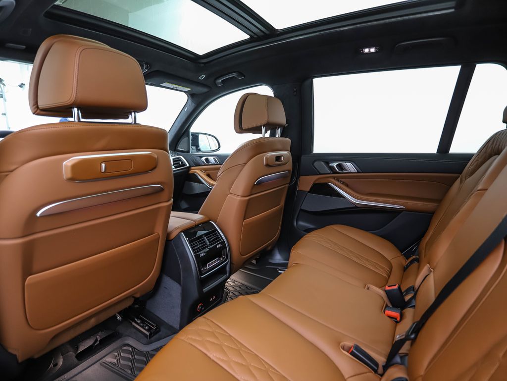 Thumbnail: 2026 BMW X7 - 22